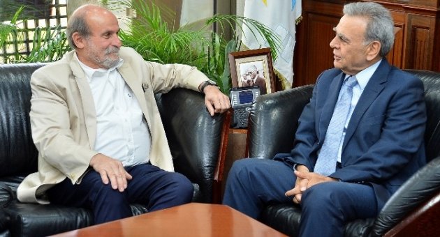 Aziz Kocaoğlu İle Ertuğrul Kürkçü Arasında ’taht’ Diyaloğu