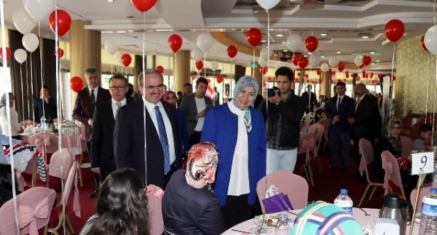 Babalarını Kaybeden Çocukların Yazdıkları Valiyi Duygulandırdı