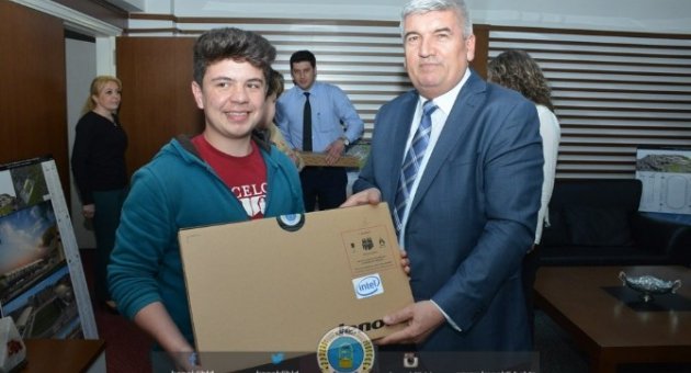 Badminton Şampiyonları Ödüllendirildi