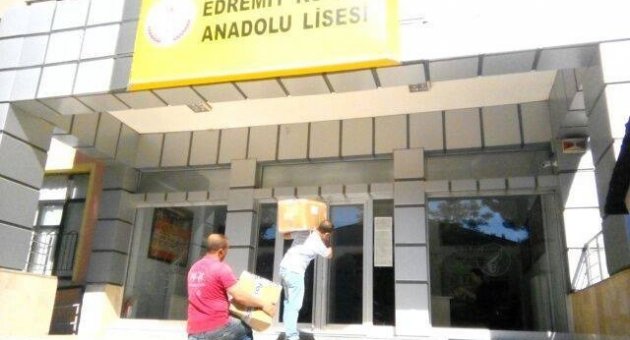 Bağışlanan Kitaplar Liselere Teslim Ediliyor