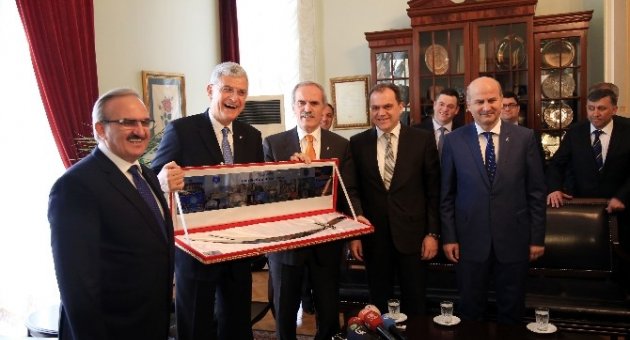 Bakan Bozkır Ab’ye Kılıç Çekti