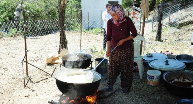 Bakan Eroğlu İzmir’de Hıdrellez Şenliğine Katıldı