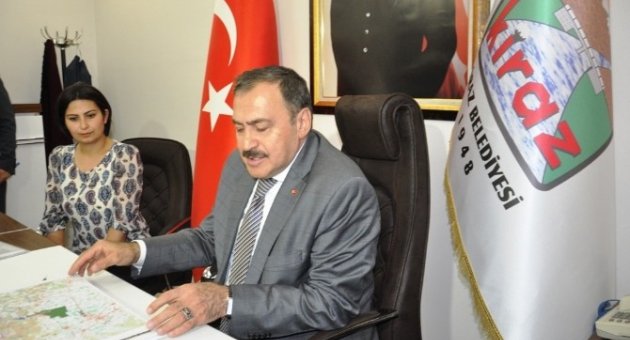 Bakan Eroğlu Semt Pazarında İftara Katıldı