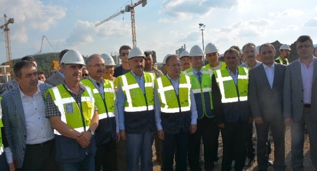 Bakan Müezzinoğlu Balıkesir Şehir Hastanesi İnşaatını İnceledi