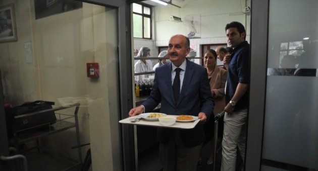 Bakan Müezzinoğlu İşçilerle Yemek Yedi