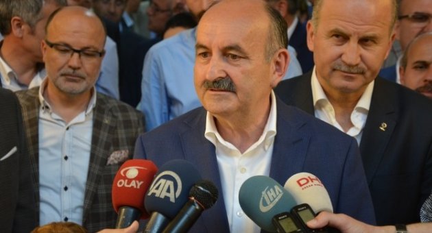 Bakan Müezzinoğlu’ndan Çarşı Esnafına Teşekkür Ziyareti