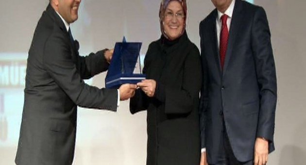 Bakan Müezzinoğlu’ndan Eşine 14 Şubat Sevgililer Günü Jesti