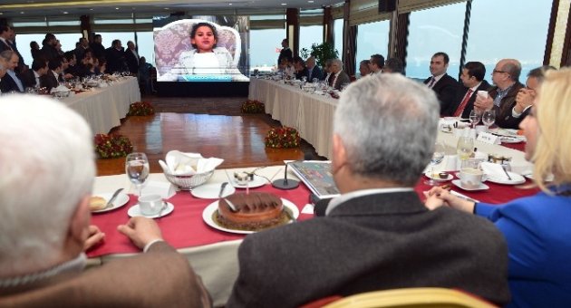 Bakan Yıldırım’a, Torunlarından Doğum Günü Sürprizi