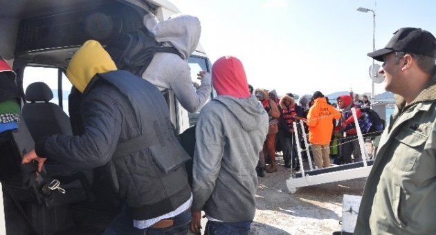 Balıkesir’de 44 Kaçak Göçmen Yakalandı