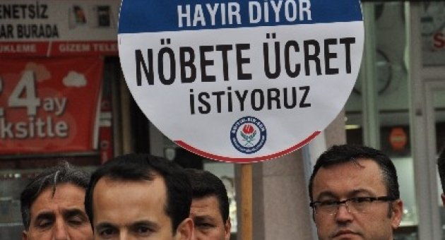 Balıkesir’de Eğitimcilerden Nöbet Ve Ek Ders Eylemi