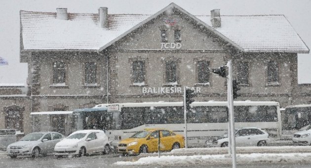 Balıkesir’de Kar Bu Sefer Yolları Kapayamadı