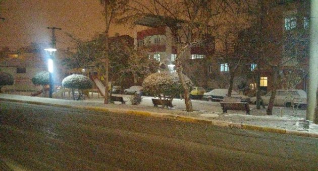 Balıkesir’de Kar Yağışı Etkili Oluyor
