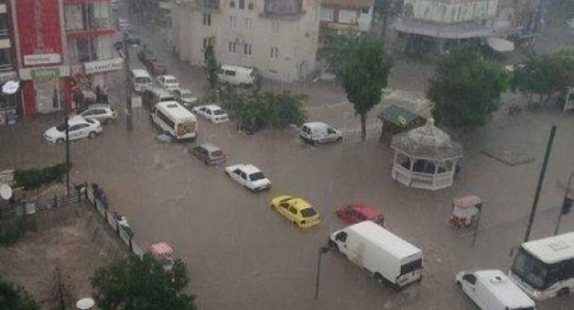 Balıkesir’de Sel Felaketi Saniye Saniye Görüntülendi...