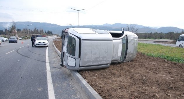 Balıkesir’de Trafik Kazası: 2 Yaralı