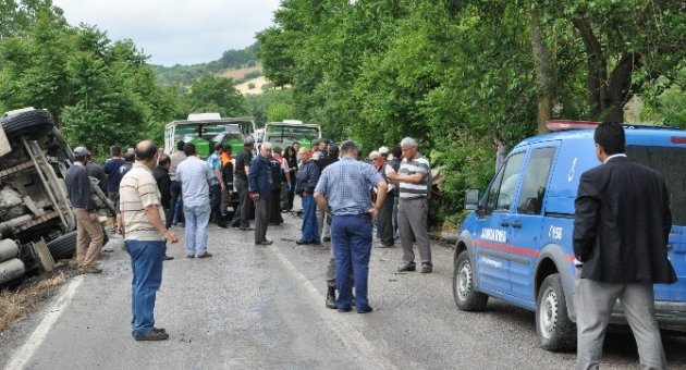 Balıkesir’de Traktörle Tanker Çarpıştı: 3 Ölü
