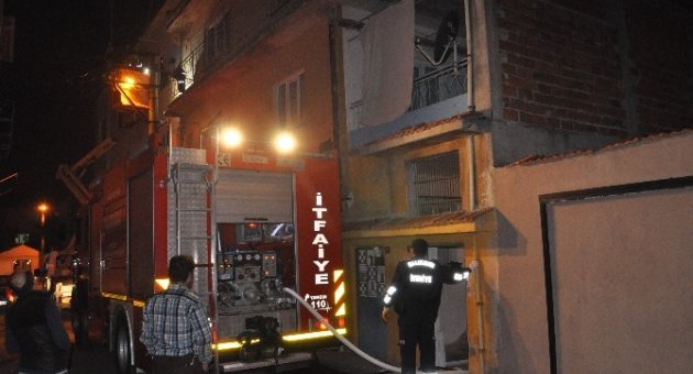 Balıkesir’den Korkutan Çatı Yangını