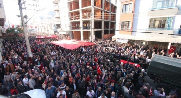 Balıkesirli Şehidi On Binler Uğurladı