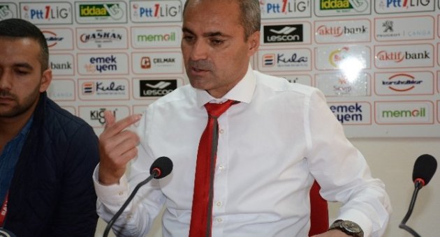 Balıkesirspor Teknik Direktörü Erkan Sözeri İstifa Etti