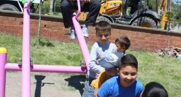 Balya’da Başkan Kılıç Çocuklarla Oyun Oynadı