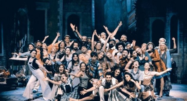 "bana Mastika’yı Çalsana" Oyununa Büyük İlgi