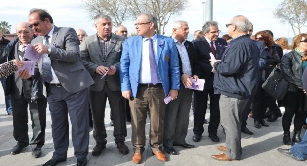 Bandırma Kadına Şiddet Protesto Edildi