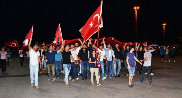 Bandırmalılar Teröre Lanet İçin Toplandı