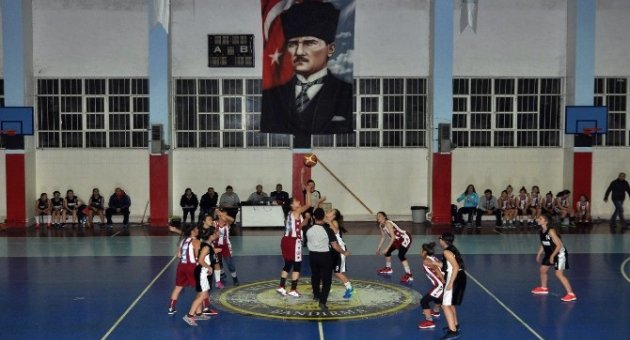 Bandırma’nın Perileri Yıldız Ligi İlk Maçını Kazandı