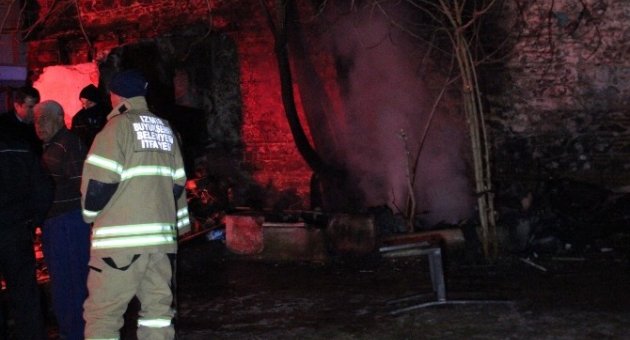 Barakada Çıkan Yangına Bir Kişi Yanarak Öldü