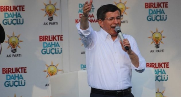 Başbakan Davutoğlu: "12 Yıllık İktidarımızı Kıskandıkları İçin Çatlıyorlar"