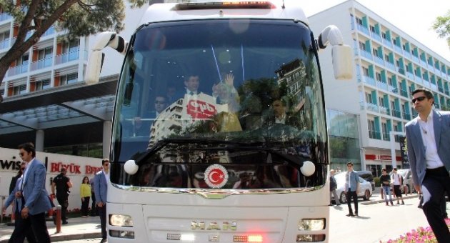 Başbakan Davutoğlu, Helikopterle Manisa’ya Gitti