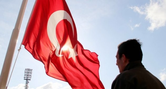 Başbakan Davutoğlu Şehitlerin Huzurunda Söz Verdi