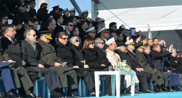 Başbakan Davutoğlu Türk Yıldızlarının Gösterisine Hayran Kaldı