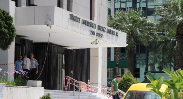 Başbakanlık Ofisi Önünde Bomba Paniği