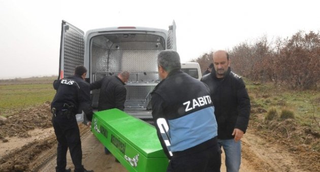 Başı Ezilmiş Ve Kolu Kesilmiş Olarak Ölü Bulundu