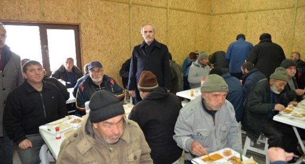 Başkan Altepe’den Kimsesizlere Moral