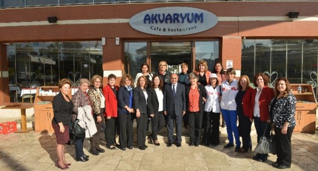 Başkan Arslan Ve Eşi Chp’li Kadınlarla Bir Araya Geldi