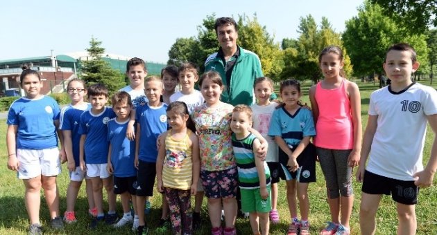 Başkan Dündar, Gençlerle Spor Yaptı