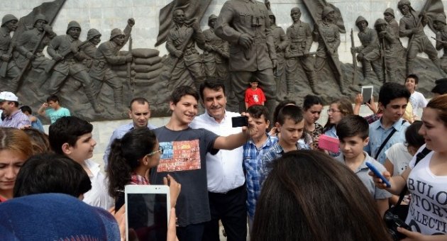 Başkan Dündar Öğrencilerle Çanakkale’yi Gezdi