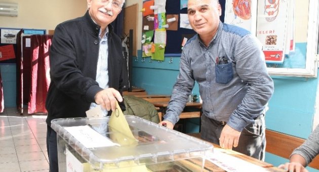 Başkan Hasan Karabağ Oyunu Kullandı