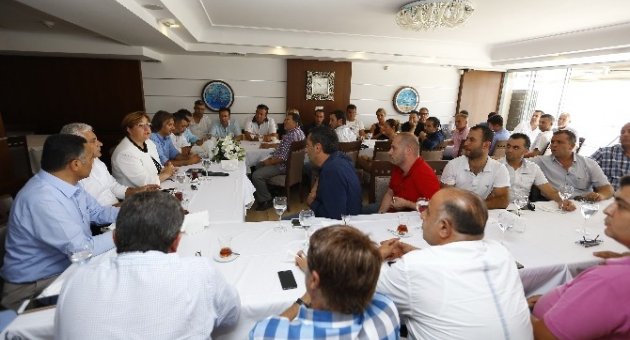Başkan Pekdaş Kordon Esnafıyla Bir Araya Geldi