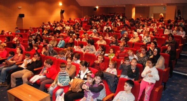 Başkan Piriştina’dan Küçük Dostlara Tatil Hediyesi