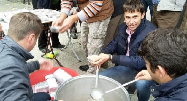Başkan Taşkın Aşure Dağıttı