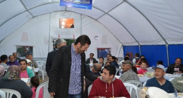 Başkan Yavaş, Orucunu İftar Çadırında Açtı