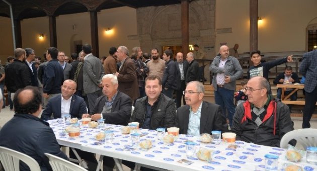 Başkan Yılmaz Sabah Namazında Gençlerle Buluştu