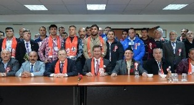 Başpehlivanlar Halkı Güreşlere Davet Etti
