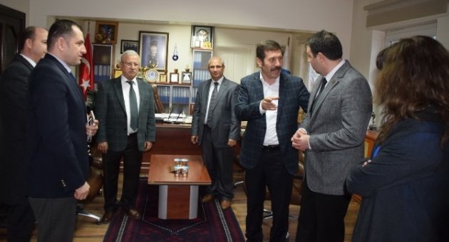 Baü Rektöründen Sındırgı Belediye Başkanına Ziyaret