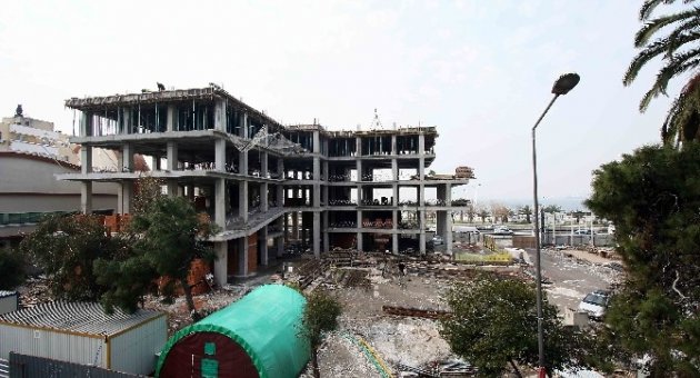 Bayraklı Belediye Hizmet Binası Yükseliyor