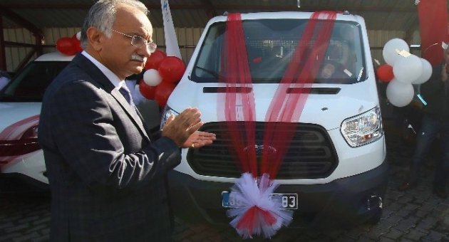 Bayraklı Belediyesi Araç Filosunu Güçlendirdi