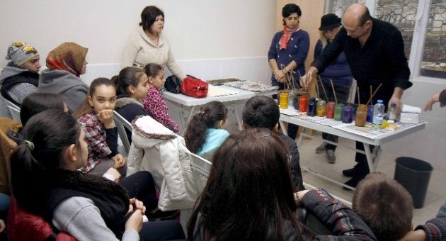 Bayraklı Belediyesi Ebru Kursu İçin Harekete Geçti