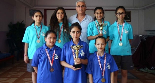 Bayraklı Belediyesi Masa Tenisi Takımından Büyük Başarı